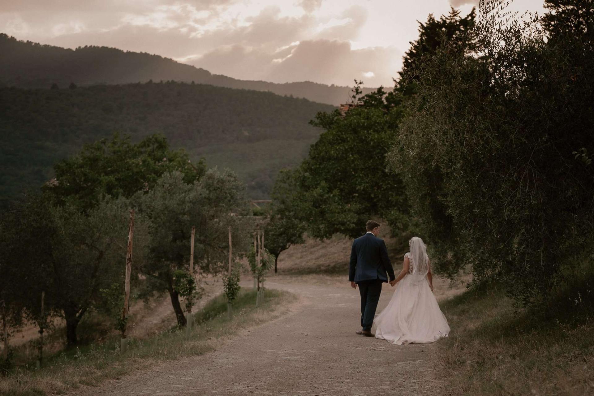 0001-394-NS-castello-del-trebbio-tuscany-wedding-best-wedding-photographer-LouiseMay-Photography-LM207448-Louise-May-Photography